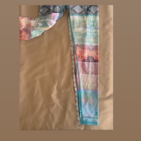 Teeki womens yoga pants pastel southwestern pattern NWT size S - Picture 6 of 6